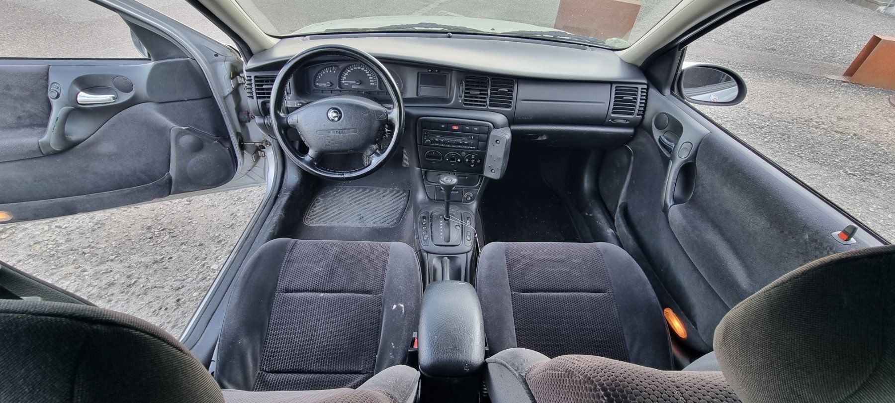 Opel Automobili: Opel Vectra Caravan 2.2l Automat – Difettoso da Safnern venduto da 1EJR8 6