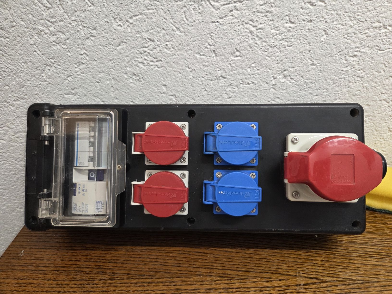 Elektrotechnik: coffret Électrique  – Gebraucht aus Avenches von vito04 1