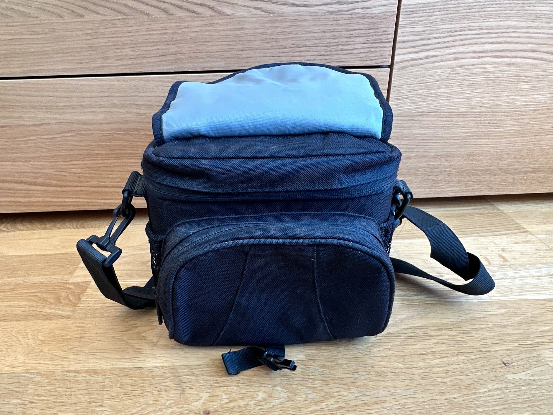 Lowepro Borse: Lowepro Kameratasche EX 140 – Usato da Bern venduto da Laura_E 3