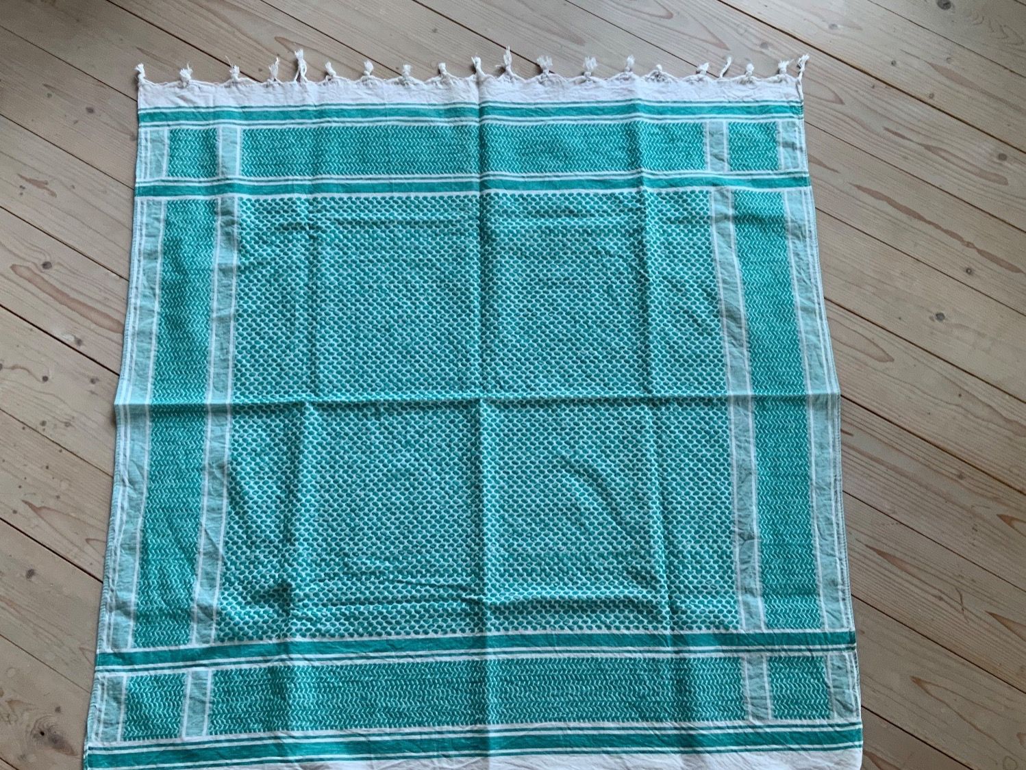 Foulards, Tücher & Schals: Quadratisches Tuch – Neu (gemäss Beschreibung) aus Dübendorf von Roliricardo 1
