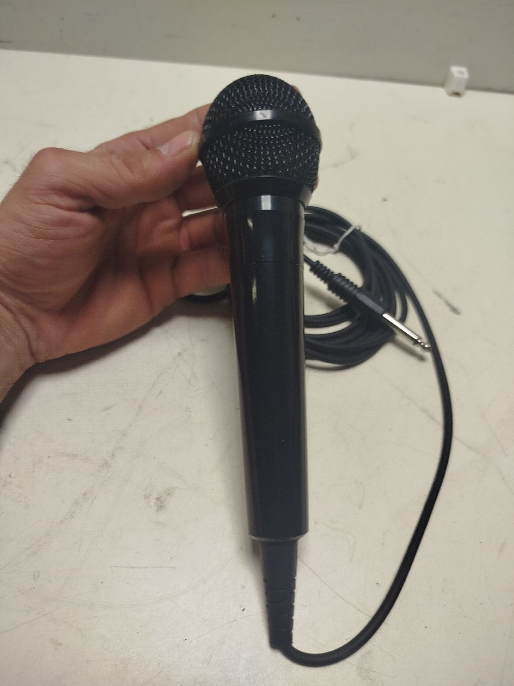 Microfoni: Dynamisches Mikrofon mit Kabel (em70) – Usato da Künten venduto da Schnaepplihuus 1
