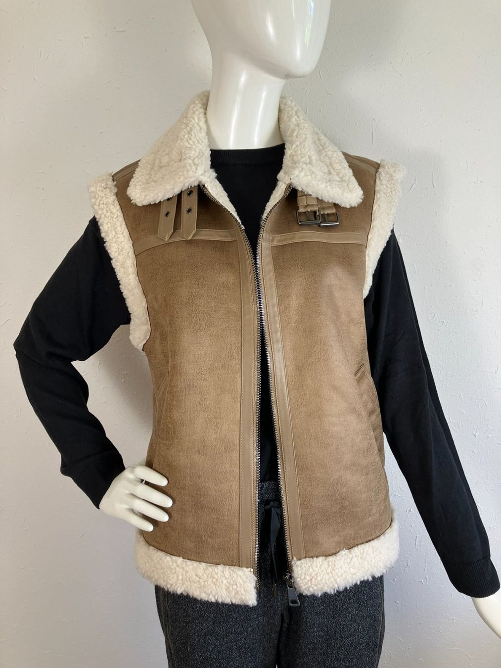 Gilets & Westen: b.young Weste Gr.34 – Gebraucht aus Laupen ZH von kar_lfz6