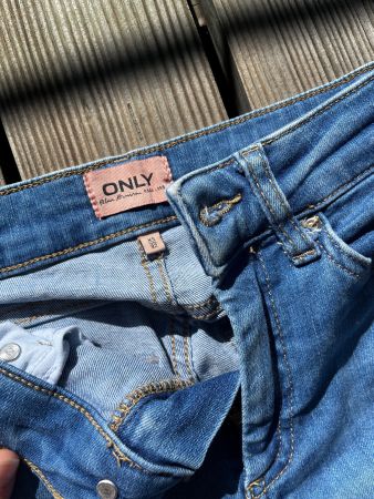 Damen Jeans ONLY blau Grösse 32 guter Zustand