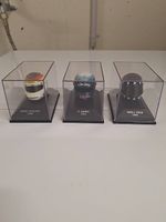 Helme aus der aufgelöste Autosammlung