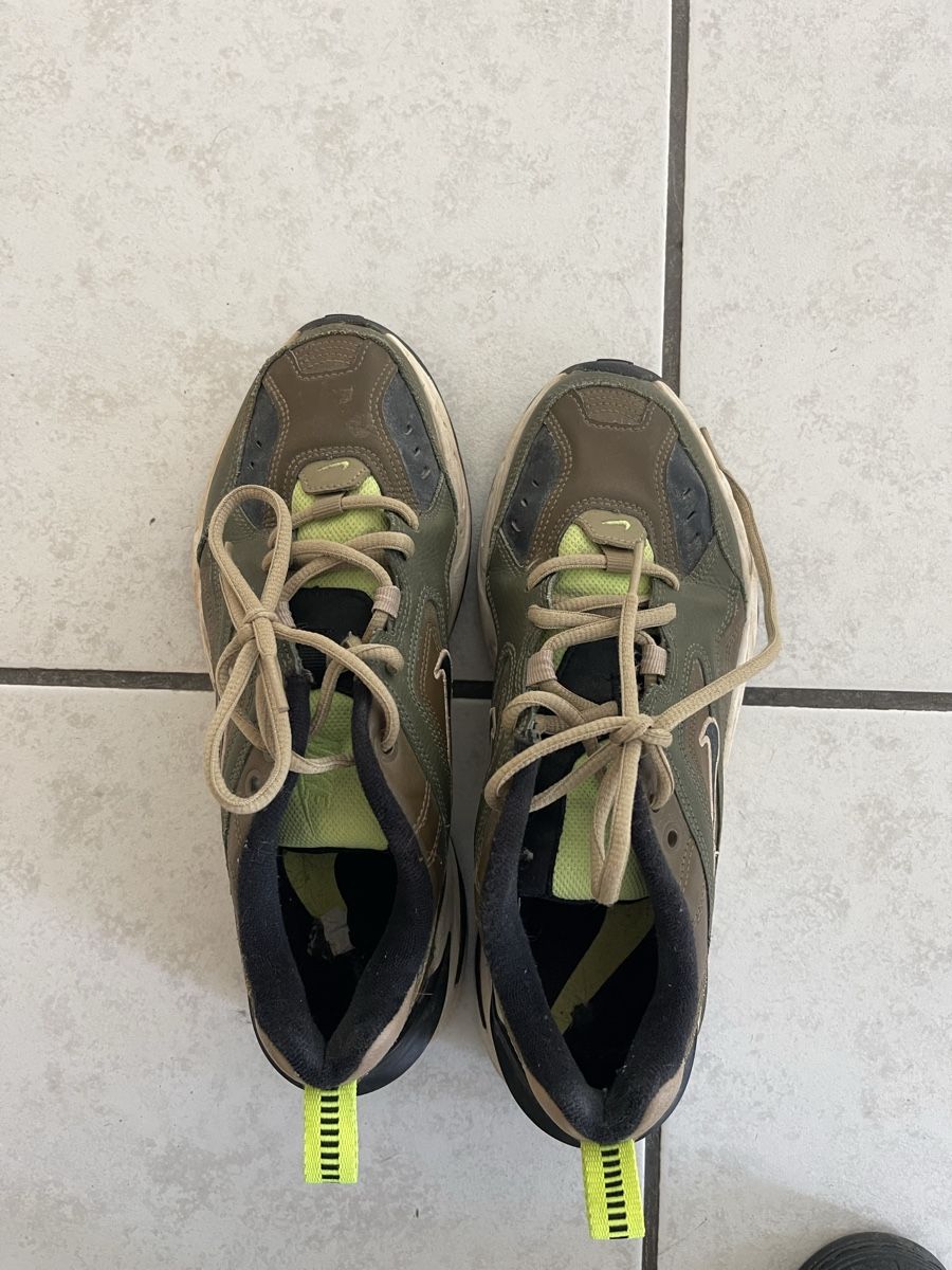 Nike Scarpe da uomo: Baskets Nike Monarch vert kaki taille 38.5 usage usé – Usato da Genève venduto da the_85cm