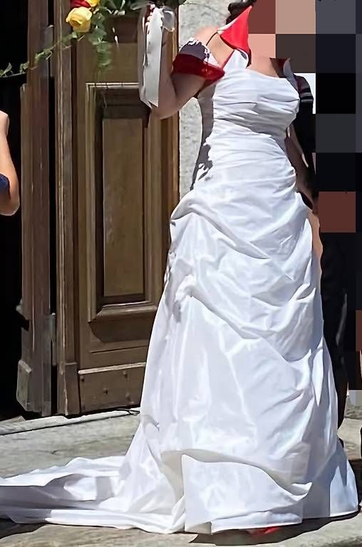 Vestiti: Abito da sposa Vog Lugano in seta – Usato da Mendrisio venduto da LaSa00 1