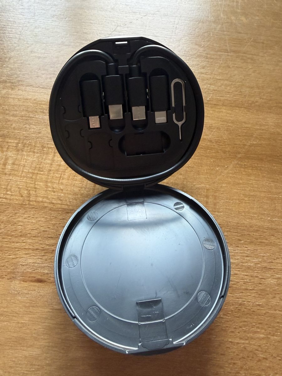 Caricabatterie: Chargeur universel 4-en-1 - USB A & USB C – Usato da Lausanne venduto da Stephaniesdressing 5