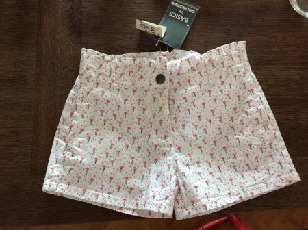 NEUF short avec flamingos 7 ans 122 cm