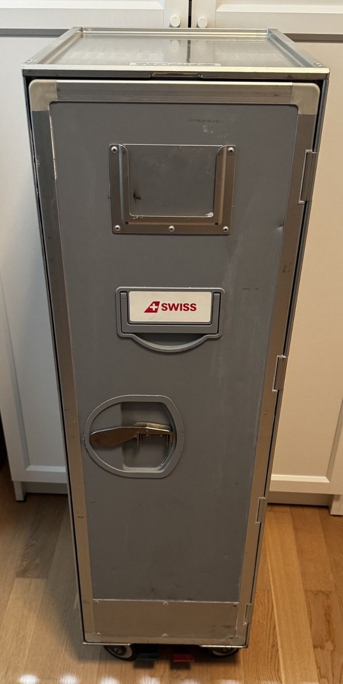 Altro in Aeronautica: SWISS Airline-Trolley – Usato da Winterthur venduto da Rwa 2