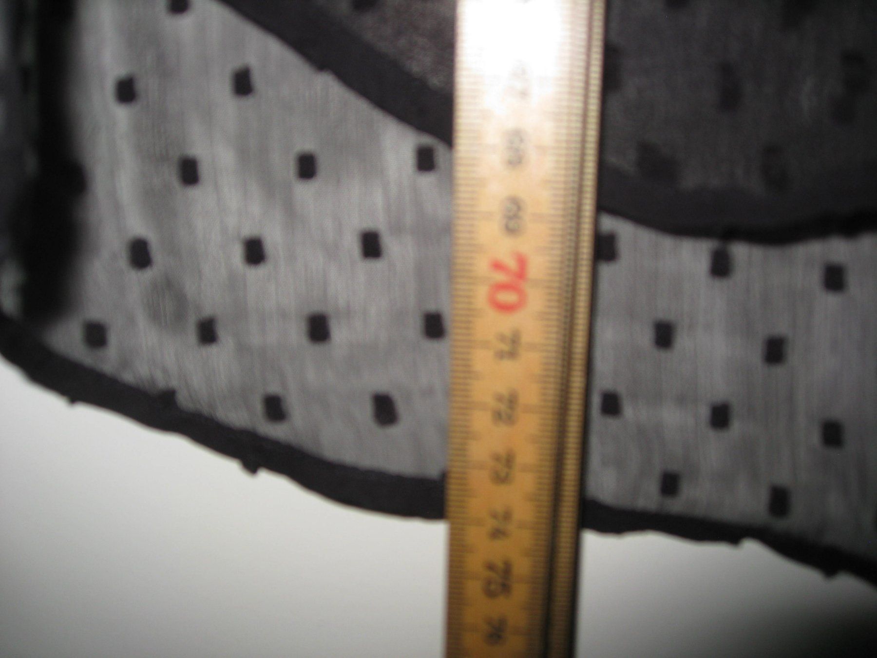 Camicette: Bluse schwarz halbtransparent Gr. L – Usato da Flüelen venduto da Diversicum-Textil 1