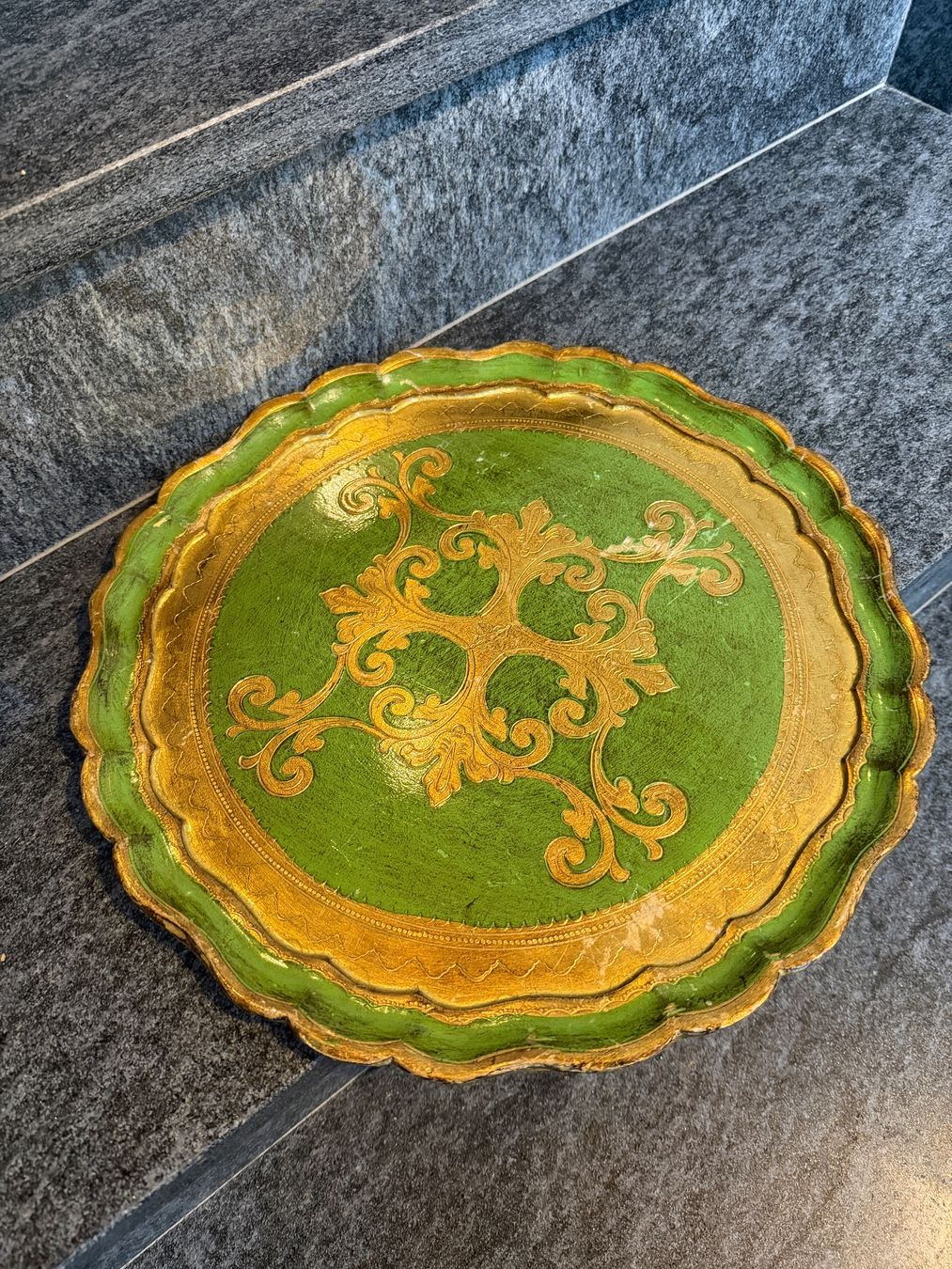 Servierplatten: Florentinisches vintage Serviertablett, Tablett Holz, Gold, – Gebraucht aus Otelfingen von Markthalle_C