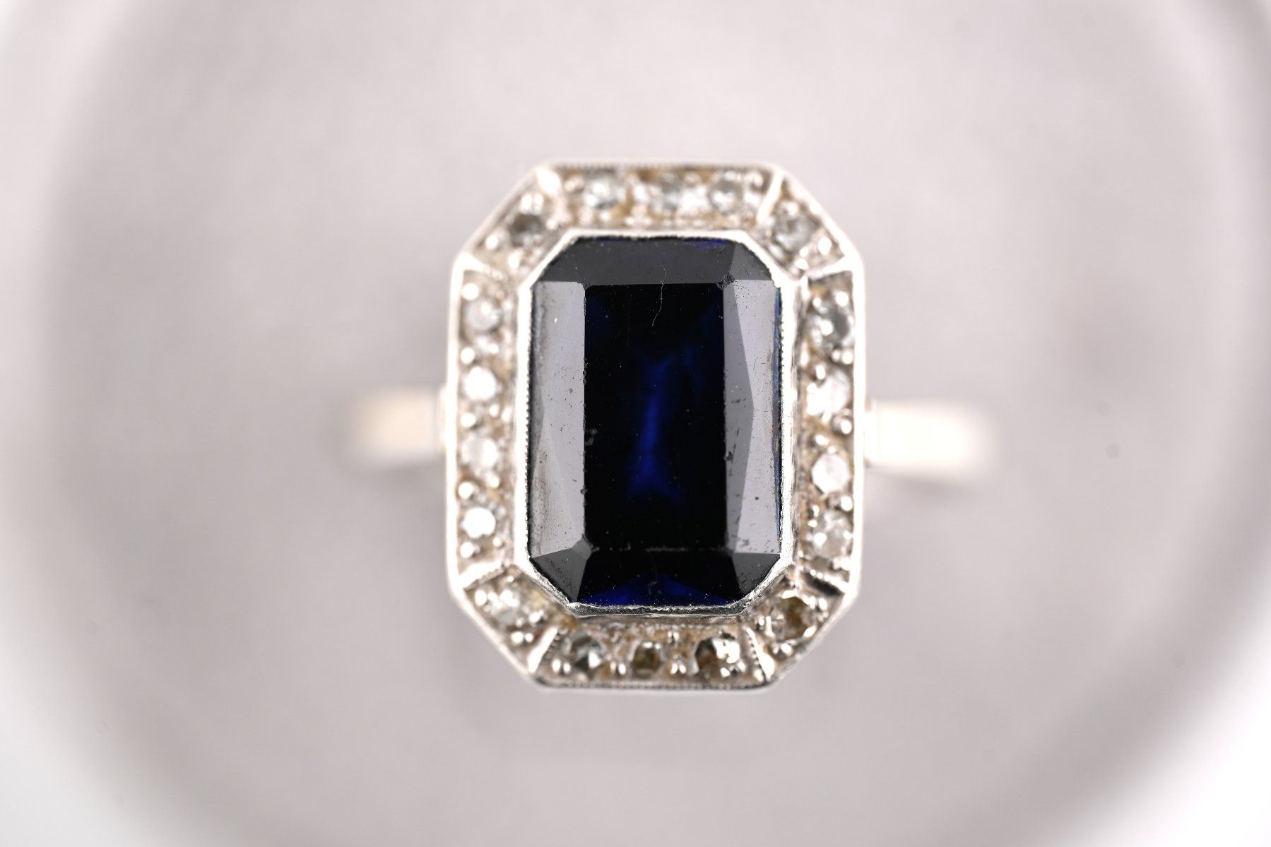 Anelli: Platinring mit Saphir und Diamanten – Usato da Basel venduto da Edelmetallhaus24