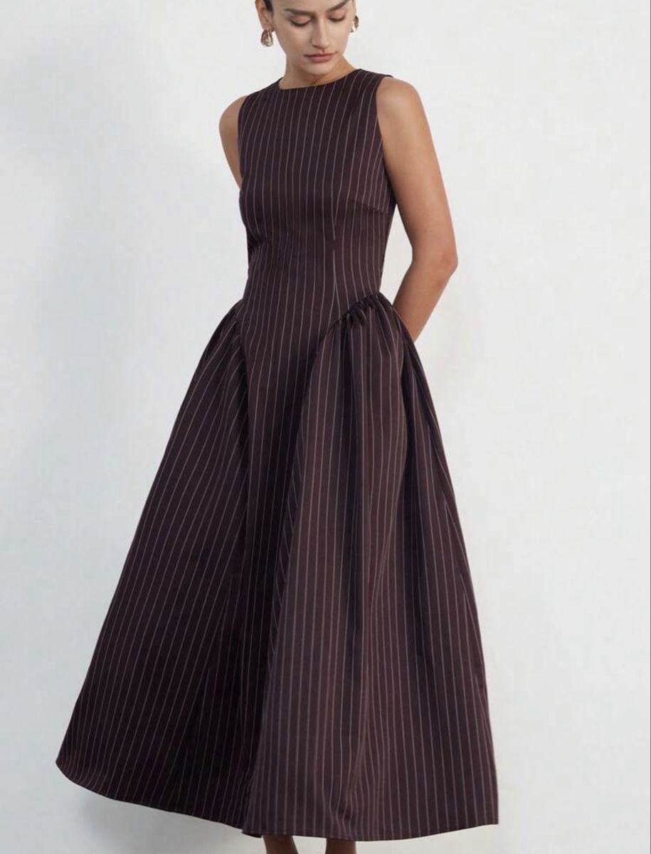 Vestiti: Superbe Robe Longue à Rayures Fines - Chic et Élégante – Nuovo (secondo la descrizione) da La Chaux-de-Fonds venduto da Sabinchenn