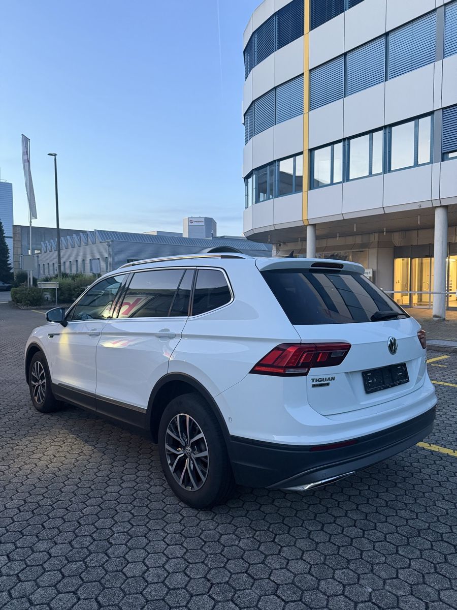 VW Automobili: VW Tiguan 2.0 TDI 4-Motion '7-Sitzer' – Usato da Basel venduto da M.B10 1