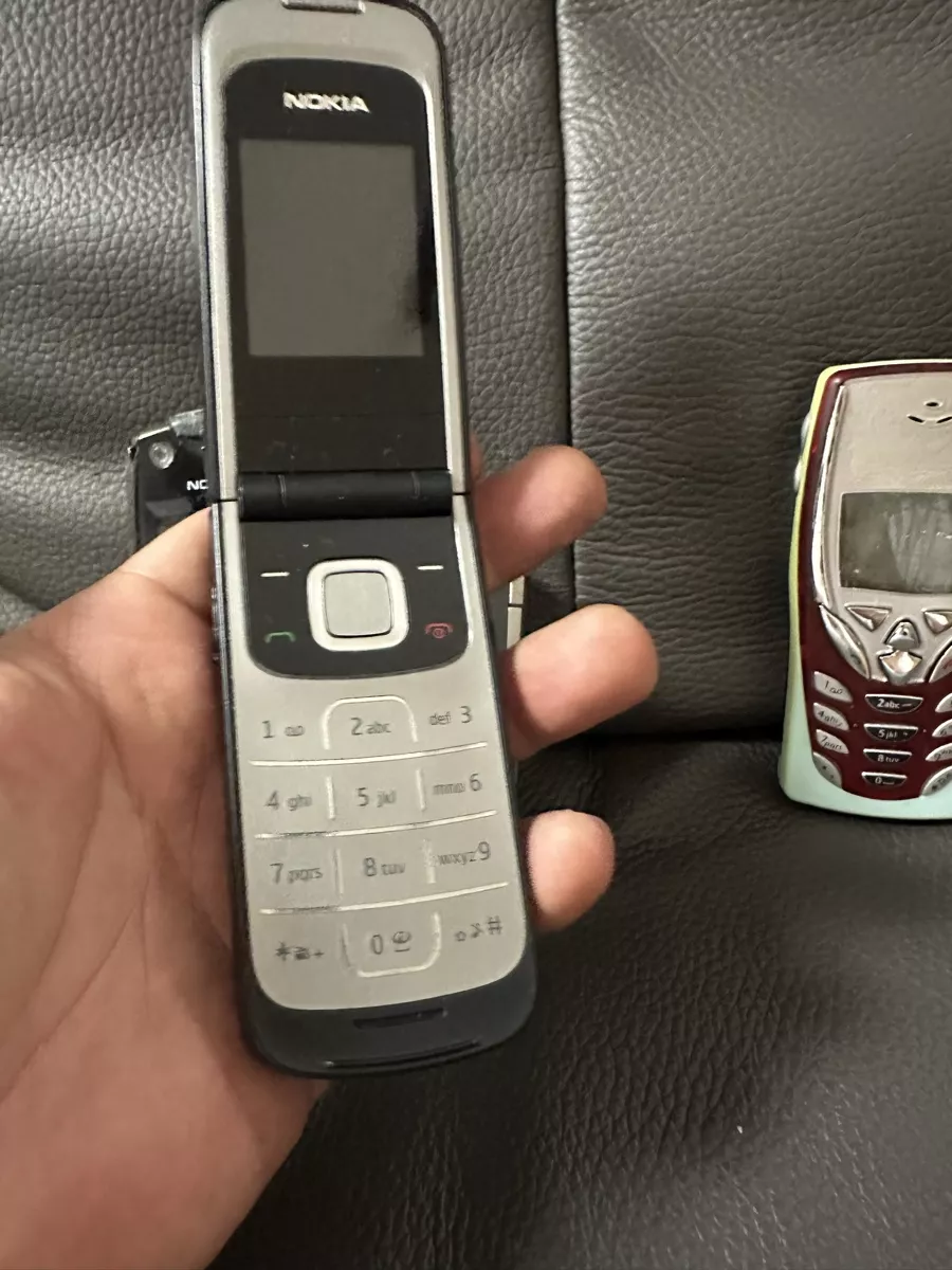 Nokia Telefoni cellulari / Smartphones: Nokia Handy Konvolut – Difettoso da Heerbrugg venduto da Amazon38 4