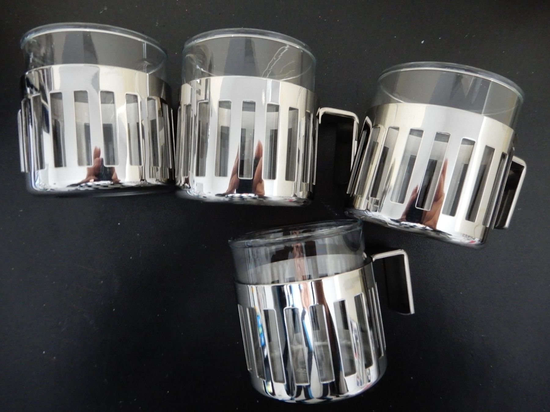 Alessi Macchine per caffè & Macchine per espresso: Alessi Kaffeeset/Pressfilter 0,72L , 4 Kaffeegläser + Teller – Usato da Burgdorf venduto da Liss 5