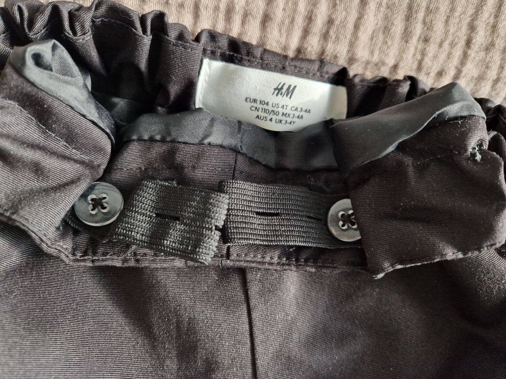 H&M Pantaloni: Regenhose Grösse 104 – Usato da Heimberg venduto da Eleanor20 2