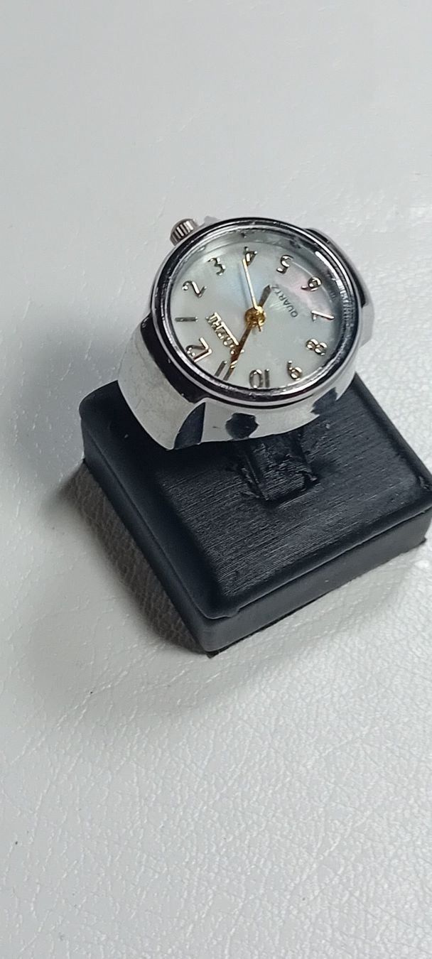 Montres: unisex uhr,,,glanzig – D'occasion à Basel par bij_5hqd 2