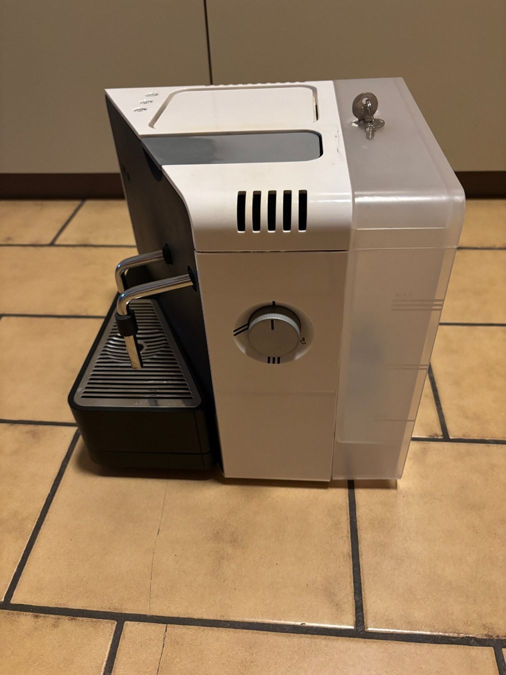 Lavazza Macchine per caffè & Macchine per espresso: A vendre machine à café Lavazza – Usato da Veyras venduto da Franoisvs 2