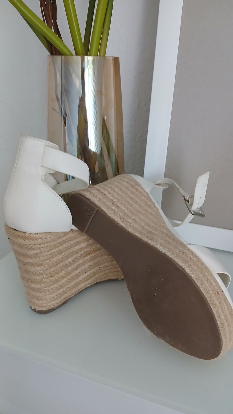 Scarpe da donna: weisse Pumps Gr40 aus Kunstleder – Usato da Beinwil am See venduto da Superchance 4