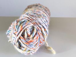 Wolle / Stricken Häkeln / grau mehrfarbig / dick
