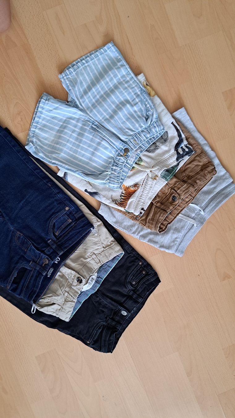 H&M Lotti & Set di vestiti: Boys Pants and Shorts 4 5 years – Usato da Thun venduto da tan_2kvt