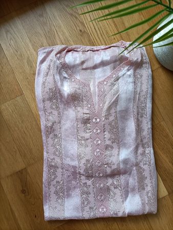 Magnifique Caftan rose poudré et sa ceinture assortie✨
