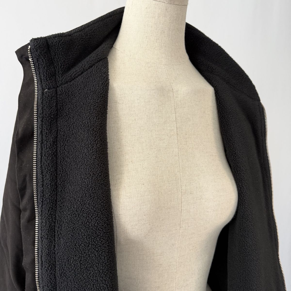 Jacken: Lurdes Bergada Black Cropped Jacket – Neu (gemäss Beschreibung) aus Emmen von Colette-Juliette 3