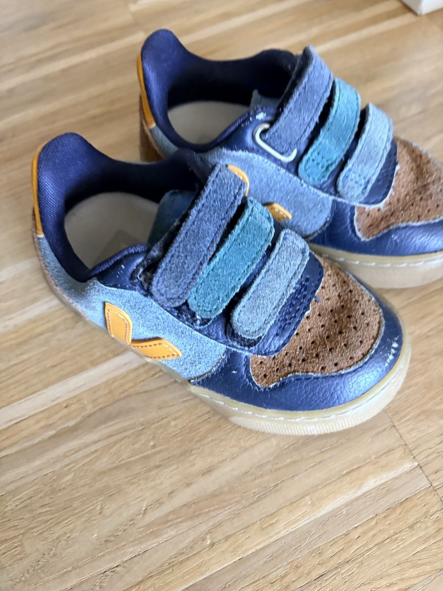 Veja Scarpe per ragazzi: Chaussures enfant  – Usato da Geneve venduto da Mdamis 2