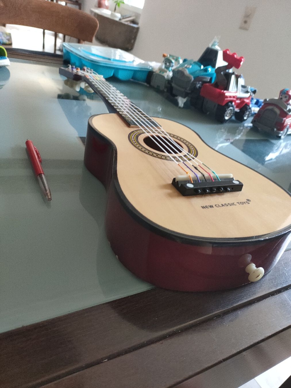 Giocattoli: Petite guitare pour enfant – Difettoso da Bière venduto da bla_b9zg 1