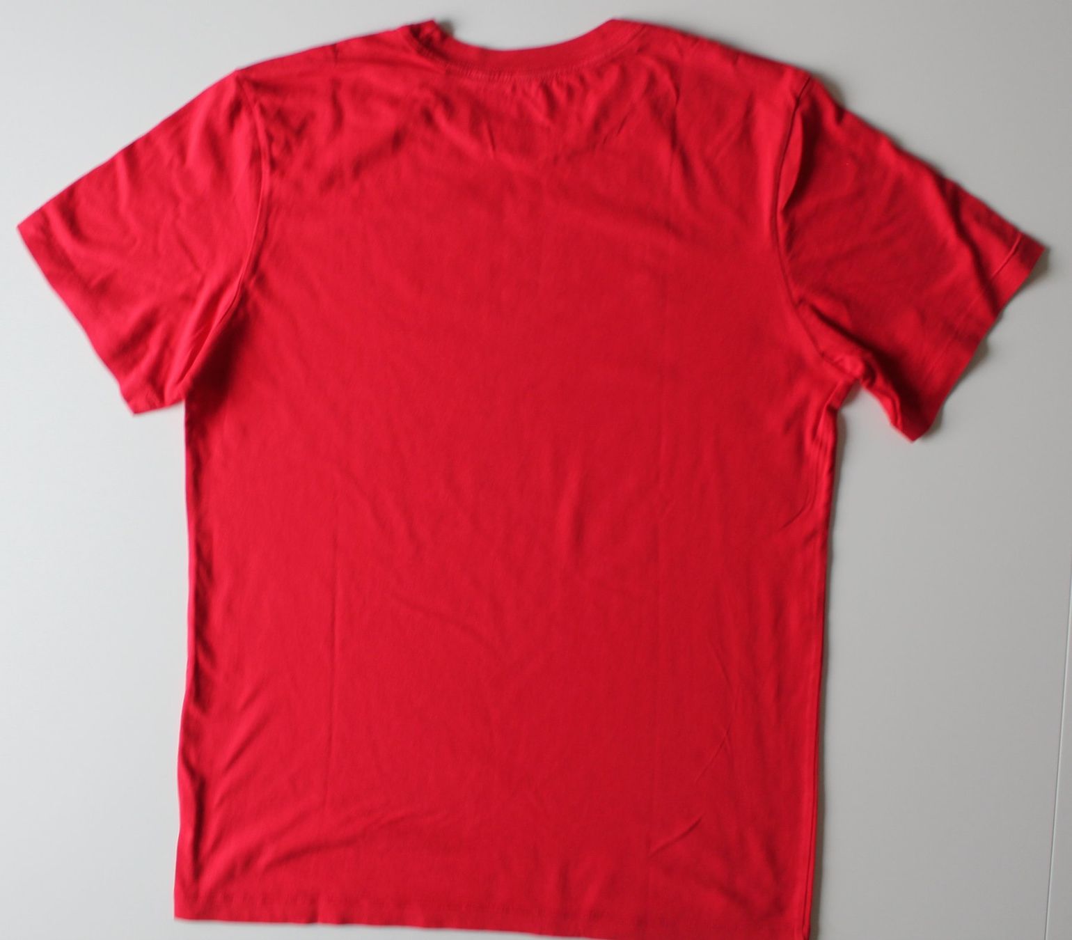 Nike T-shirt: T-shirt Nike rouge  t. S – Usato da Peseux venduto da Gilloss 3