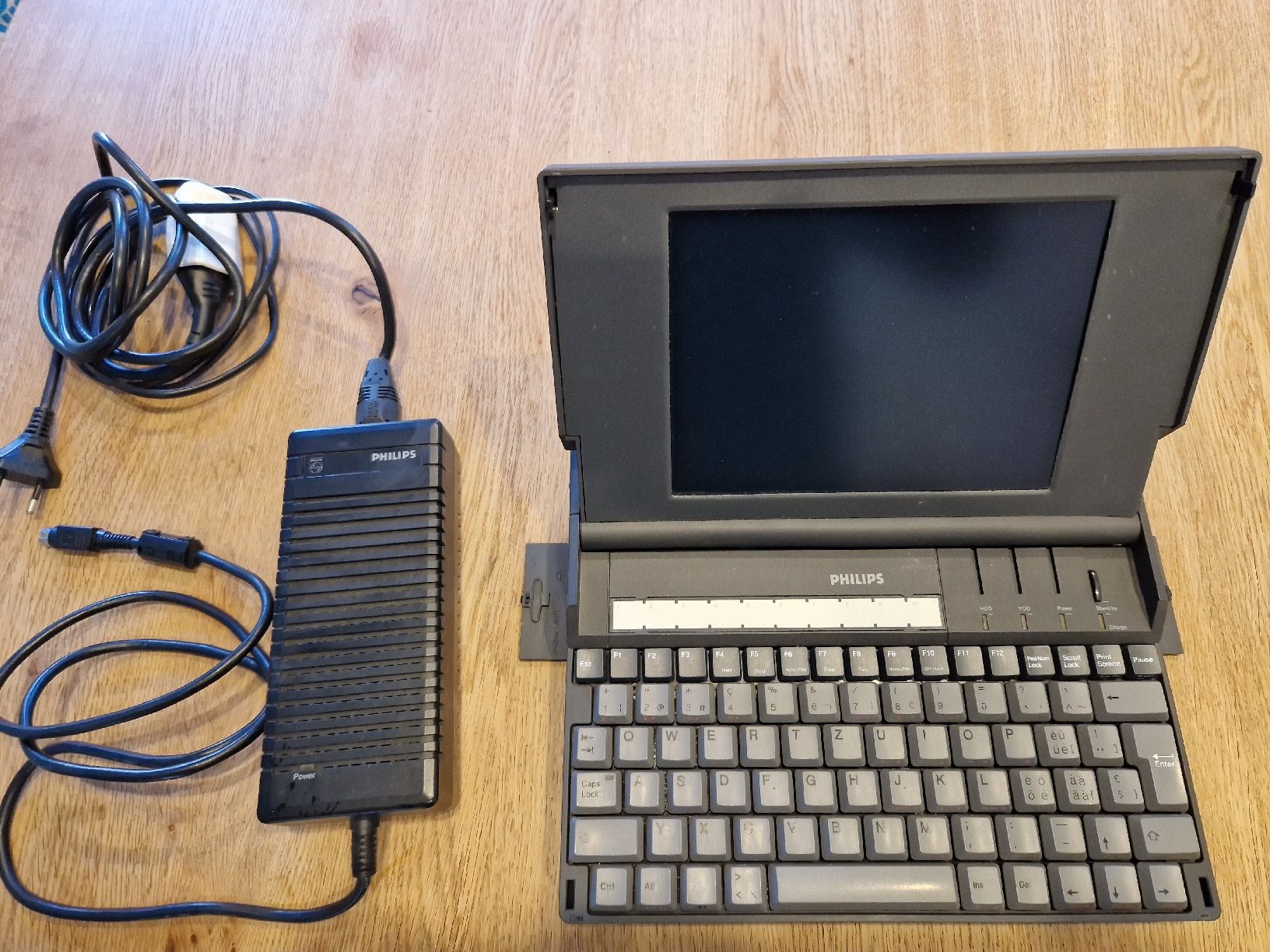 Philips PCs: Antiker Computer, Phillips pcl304/00 – Gebraucht aus Basel von