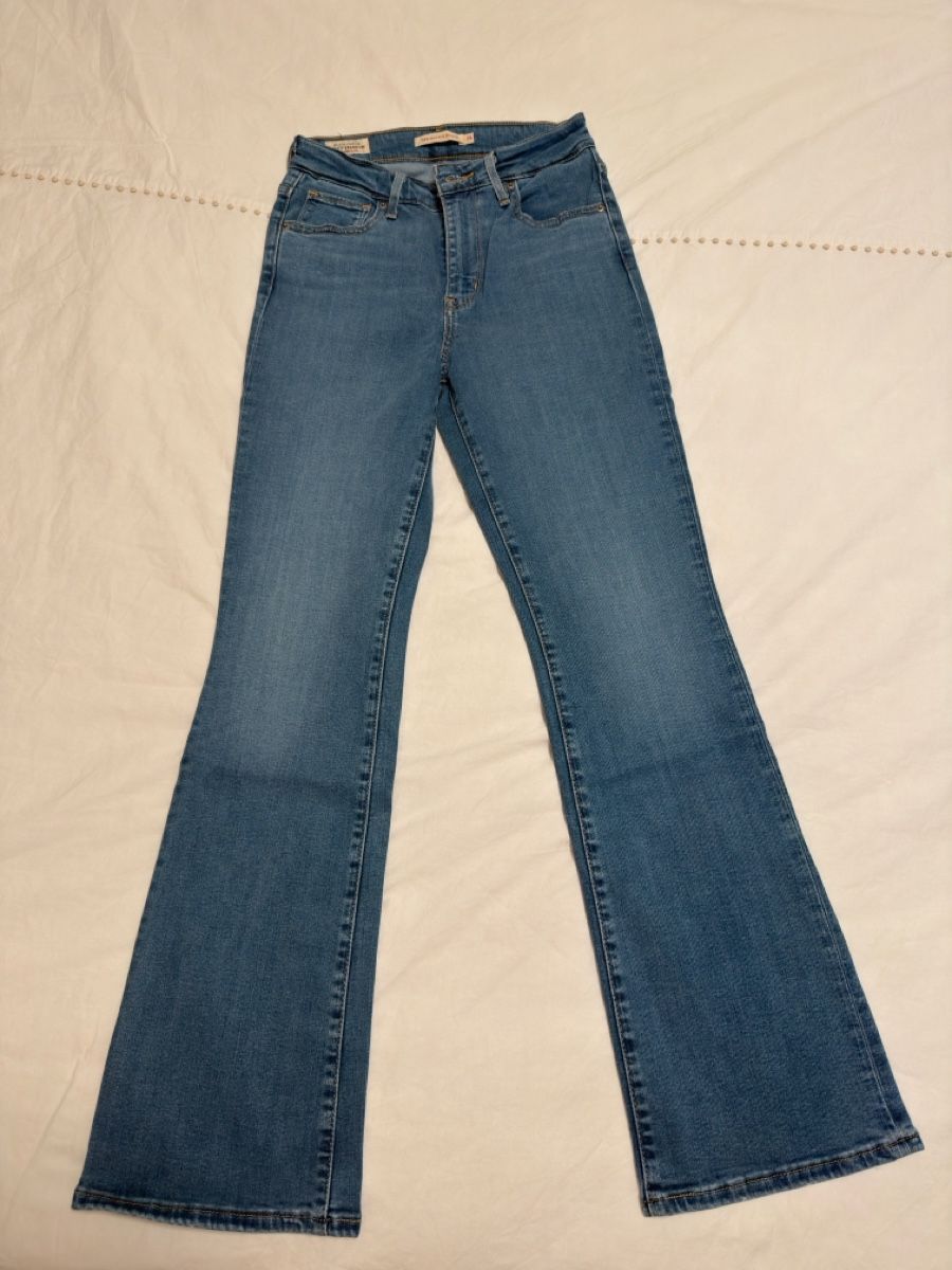 Levi's Jeans: Levi's – Nuovo (secondo la descrizione) da Altdorf UR venduto da jen_c55l