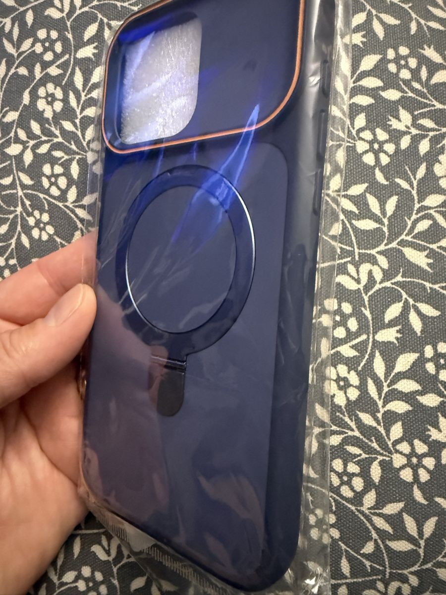 Cover & Protezioni schermo: Coque  iPhone 16 pro Max bleue avec support neuf  – Nuovo e nell'imballaggio originale da Lausanne venduto da Licio7 1