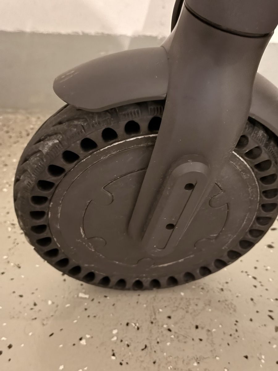 Xiaomi Kickboard: Mi Electric Scooter Essential E-Scooter 11/2021 – Usato da Brittnau venduto da ToastbrotT 3