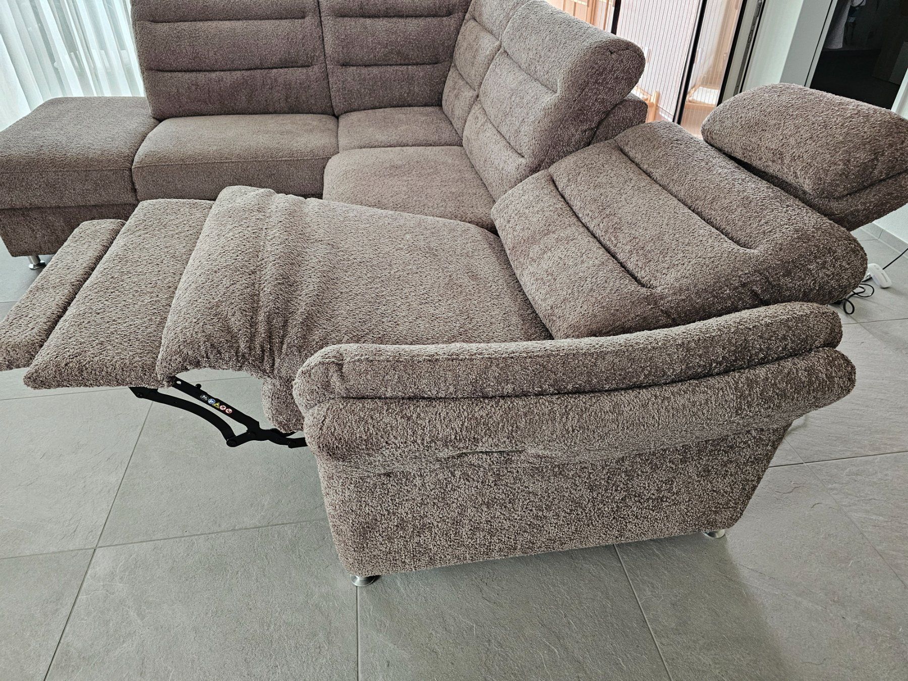 Divani: Neues Ecksofa- Ottomane – Nuovo (secondo la descrizione) da Wohlen AG venduto da moz_p8rd 7