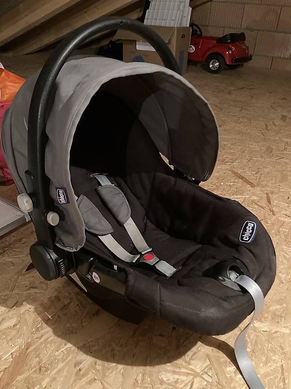 Chicco Poussette: Poussette trio chico – D'occasion à Vicques par cha_nt65 2