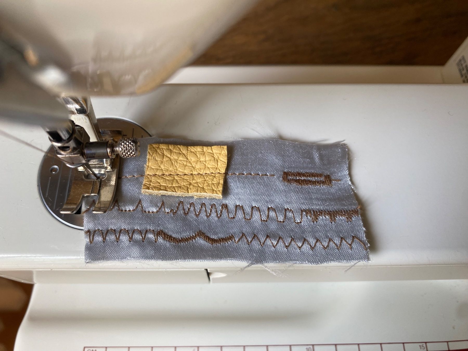 Bernina Macchine da cucire: Nähmaschine Bernina 802, mit 8 Stichprogrammen, ab Service – Usato da Olten venduto da Pat31 2