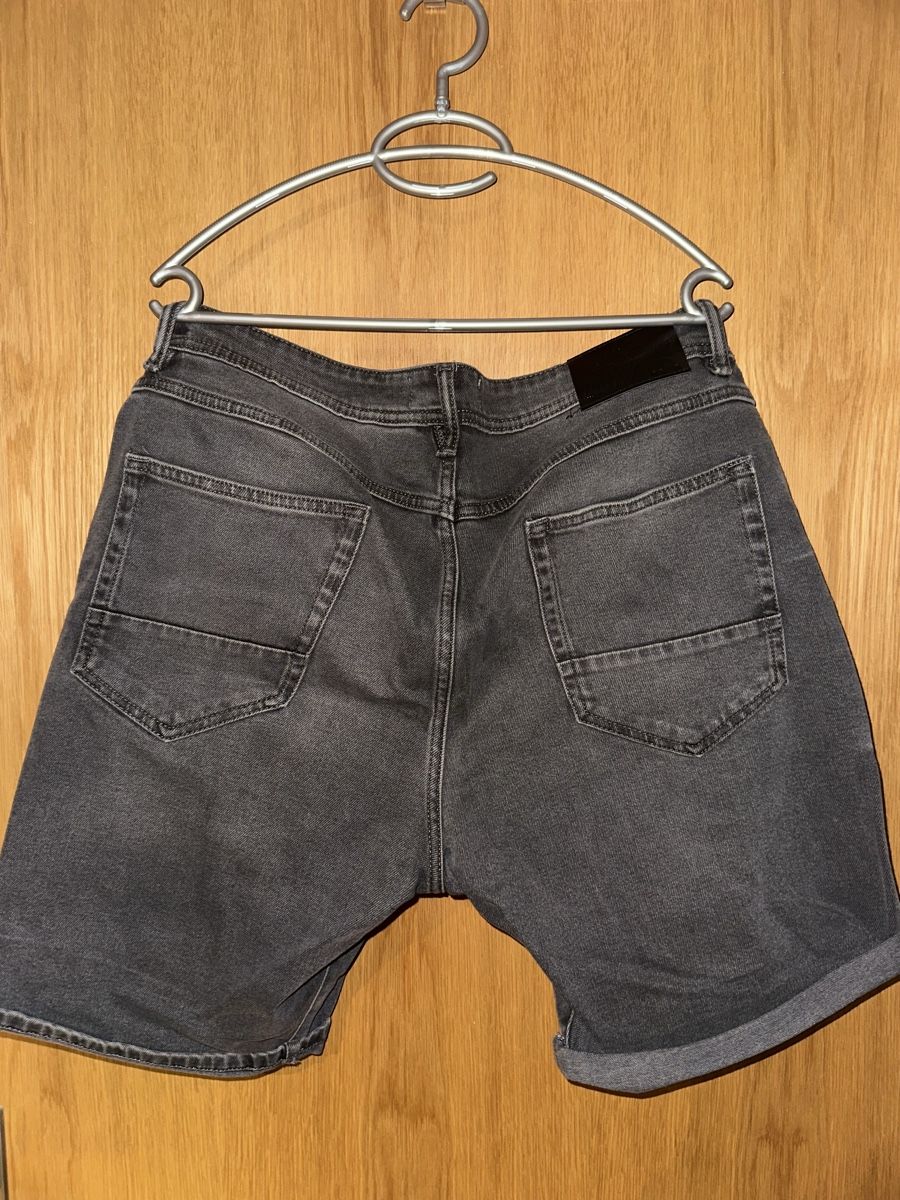 Zara Pantaloni: Herren Shorts, grau, Grösse 44 – Usato da Bazenheid venduto da mrslvtdc 1