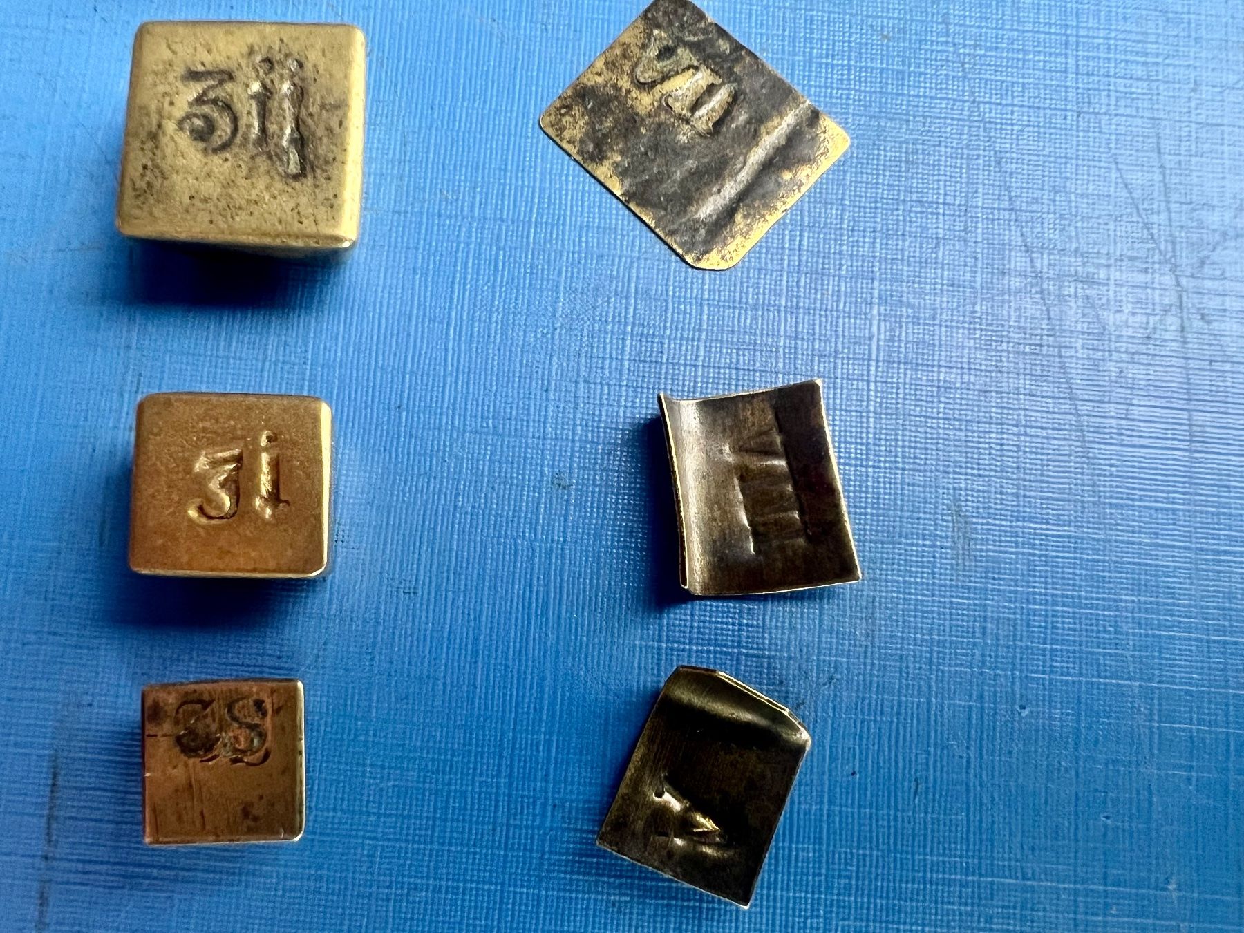 Balances et poids: 10 antike Apothekergewichte – D'occasion à Unterengstringen par Gustav03 2