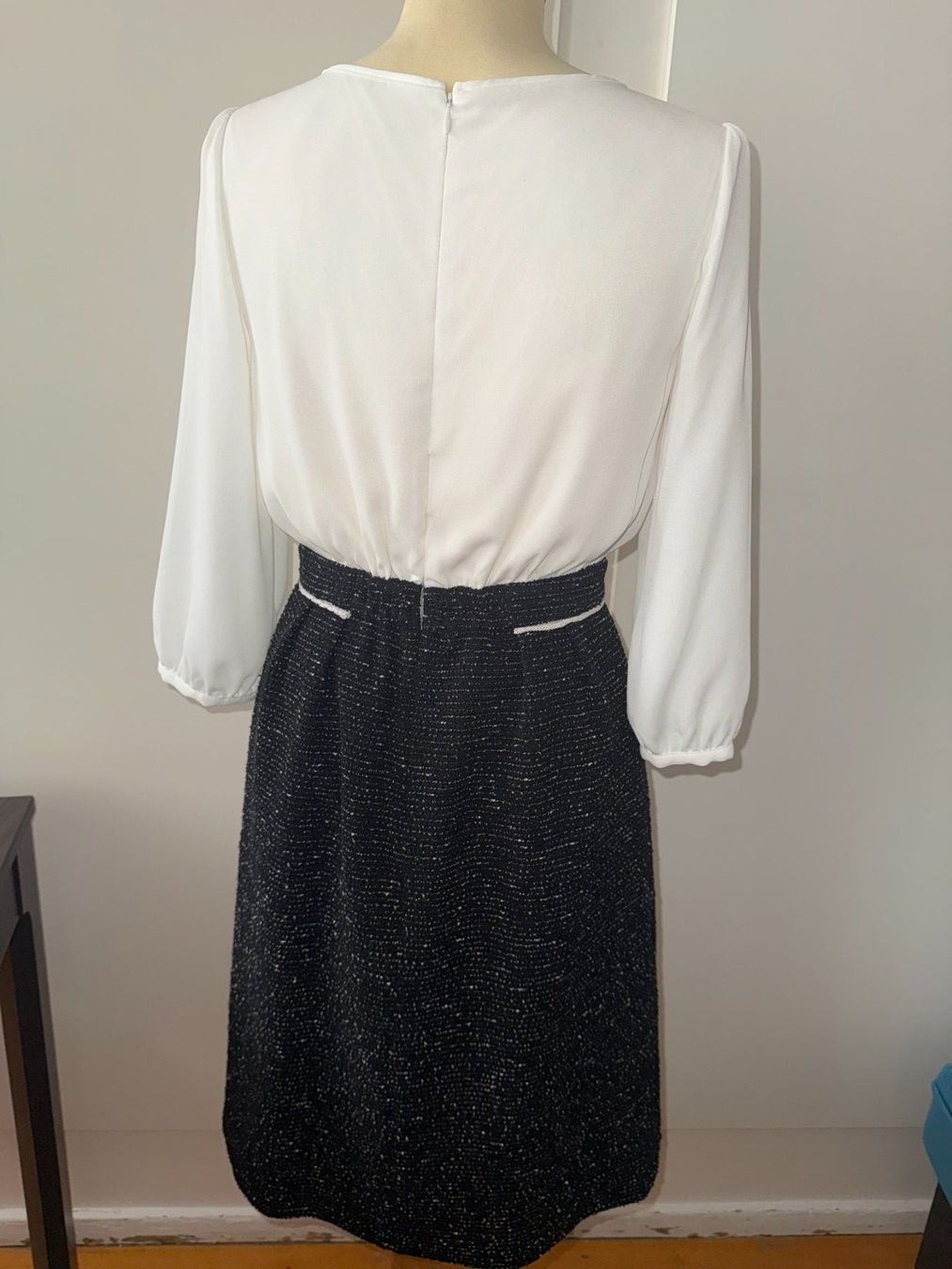 Robes: Robe élégante noire et blanche – Neuf (Voir description) à Le Locle par tchanatakoua 3