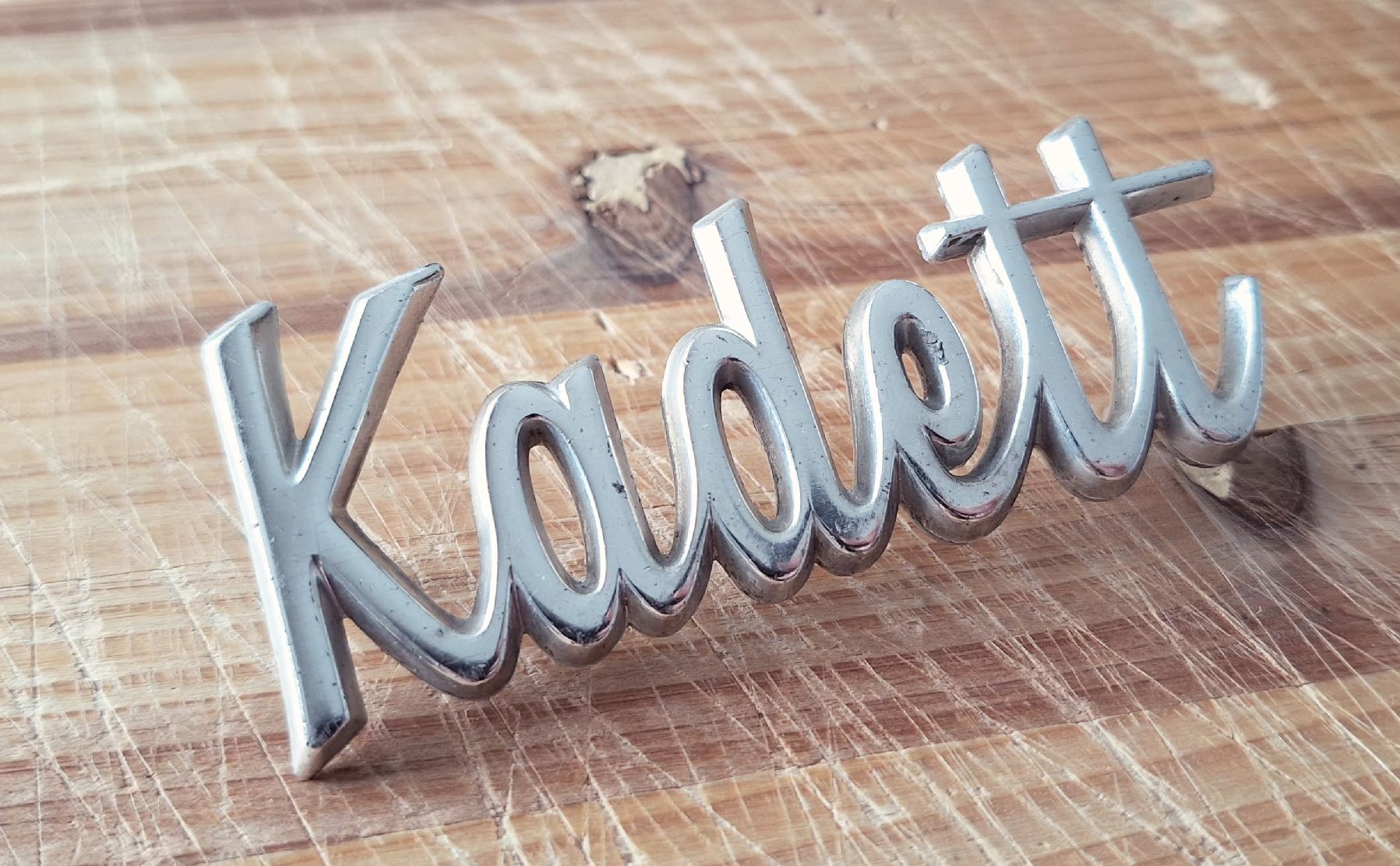 Opel Tutti pezzi di ricambio auto: Opel Kadett B Emblem – Usato da Triesen venduto da BLACKSHEEP75 1