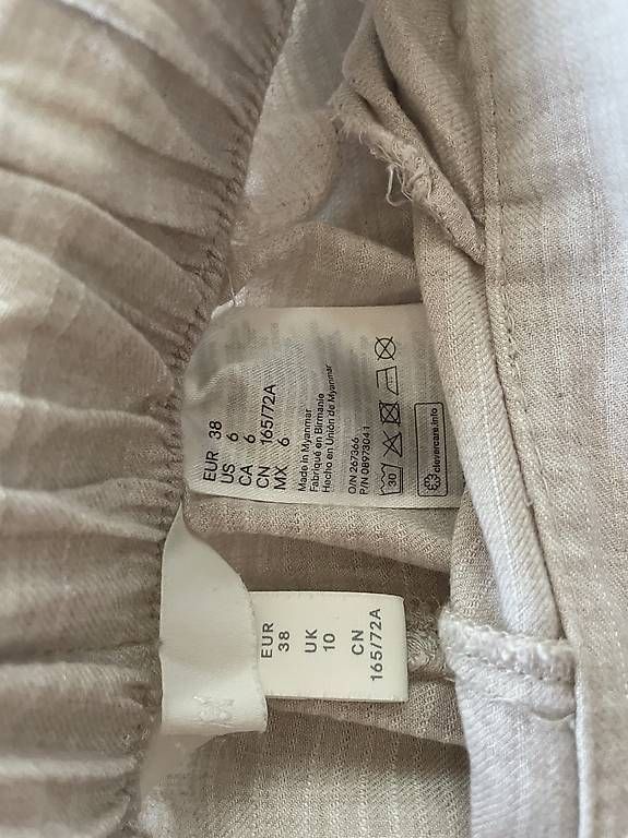Pantalons: Weisse Stoffhose  – D'occasion à Basel par Make-up-lover 3
