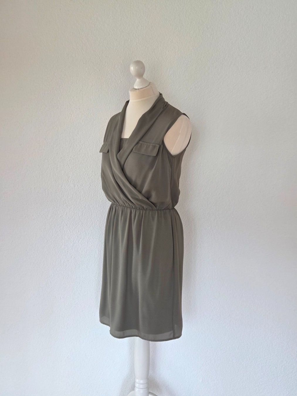 Vestiti: Freizeitkleid Kiabi grün – Usato da Wängi venduto da Bibo4. 1