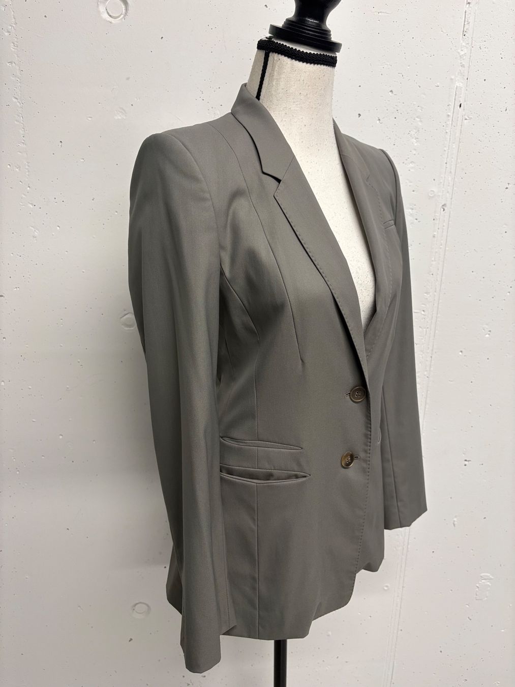 Hugo Boss Giacche: Boss Blazer grau Gr. 34 klassisch elegant – Usato da Regensdorf venduto da secondchancefashion 1