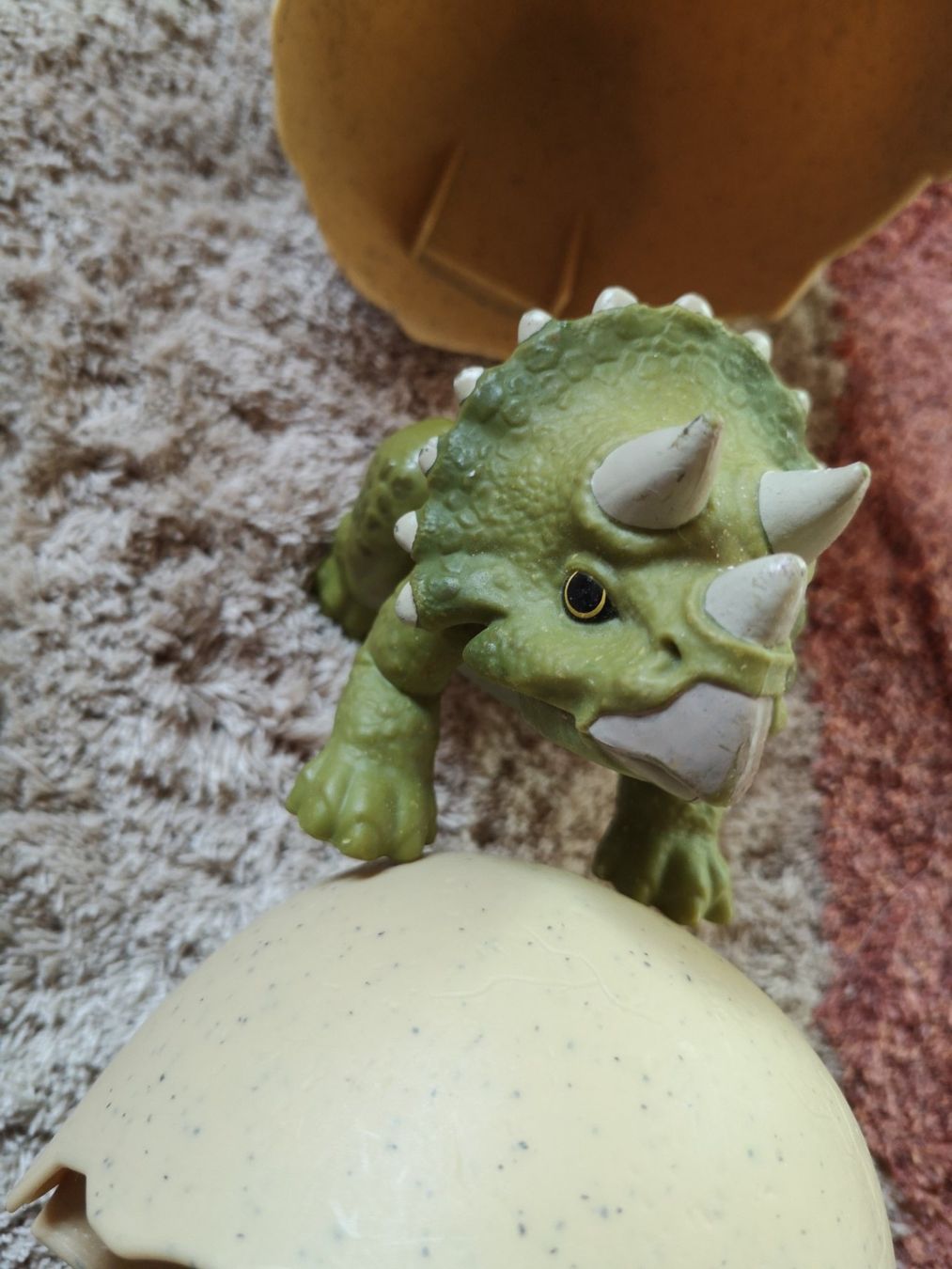 Spielzeuge: Jurassic World Baby-Dino mit Ei – Gebraucht aus Vordemwald von Esel04 3