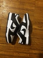 Nike Dunk Low Panda, Grösse 40.5