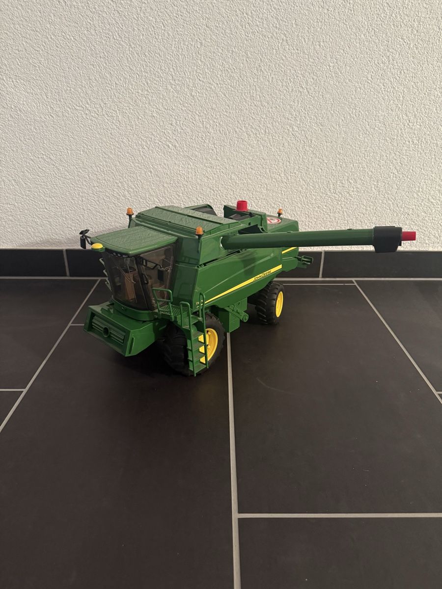 Bruder Giocattoli: Johndeere Mähdrescher T670i – Usato da Dörflingen venduto da jos_cc7m 1