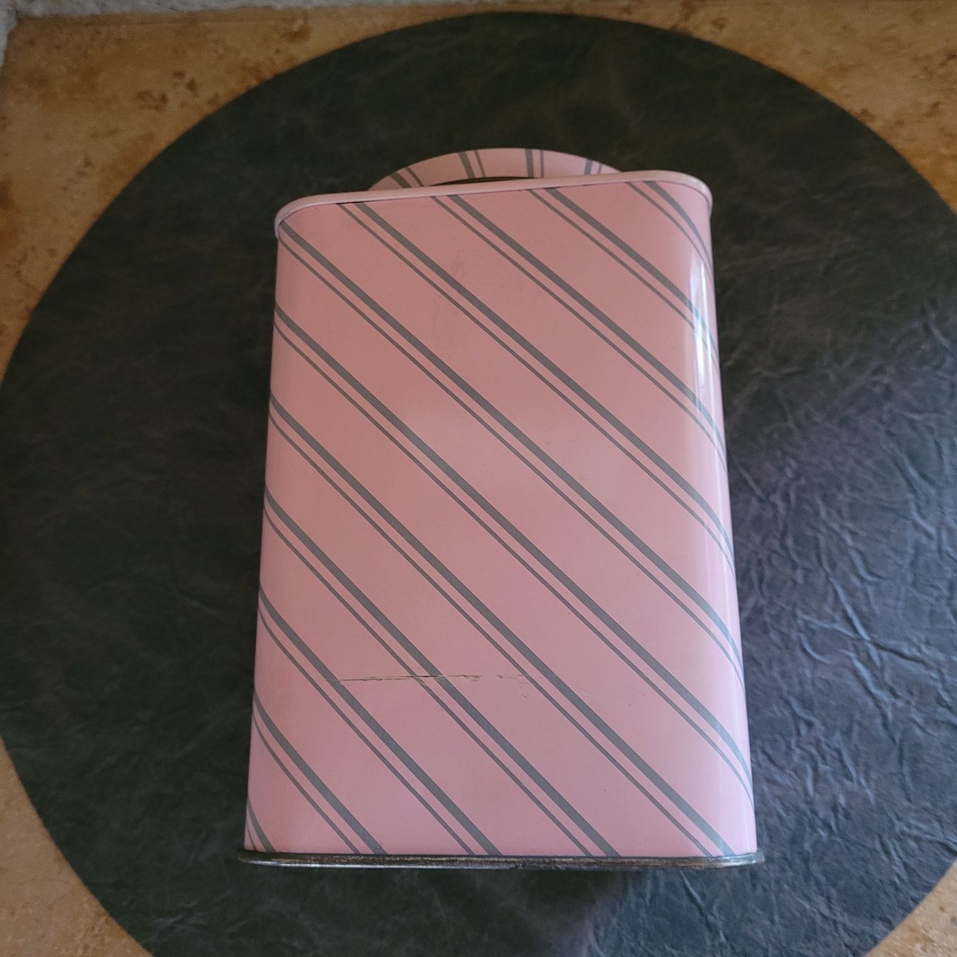 Altro in Decorazioni & Accessori: Metalldose rosa – Usato da Hondrich venduto da Ebro01