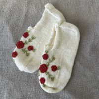Chaussons blancs brodées floral